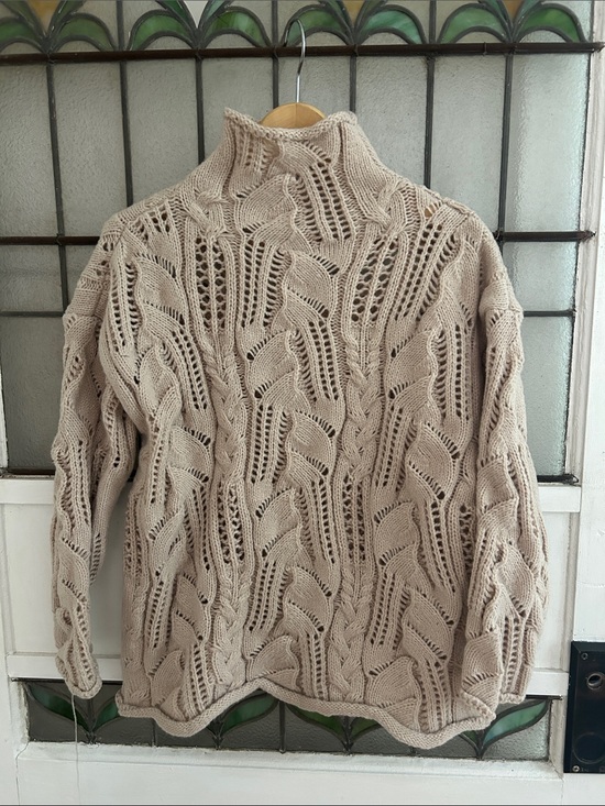 Sweaters - Brand New Hand knit Turtleneck Cable Knit Sweater - Cream